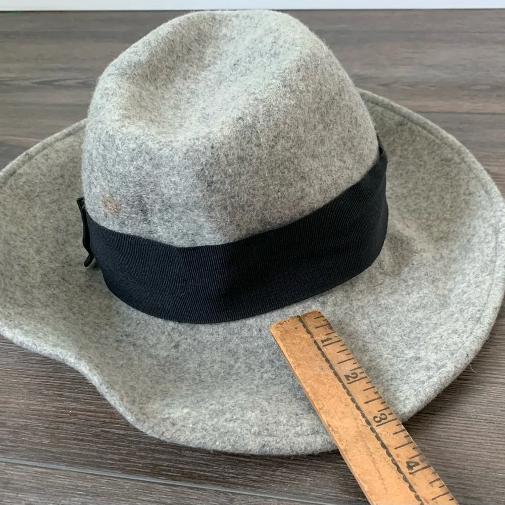 100% wool made in Italy hat